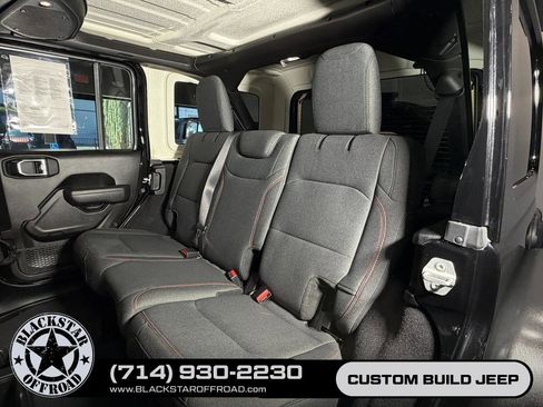 Used 2025 Jeep Wrangler Unlimited Rubicon AWD/4WD image 16