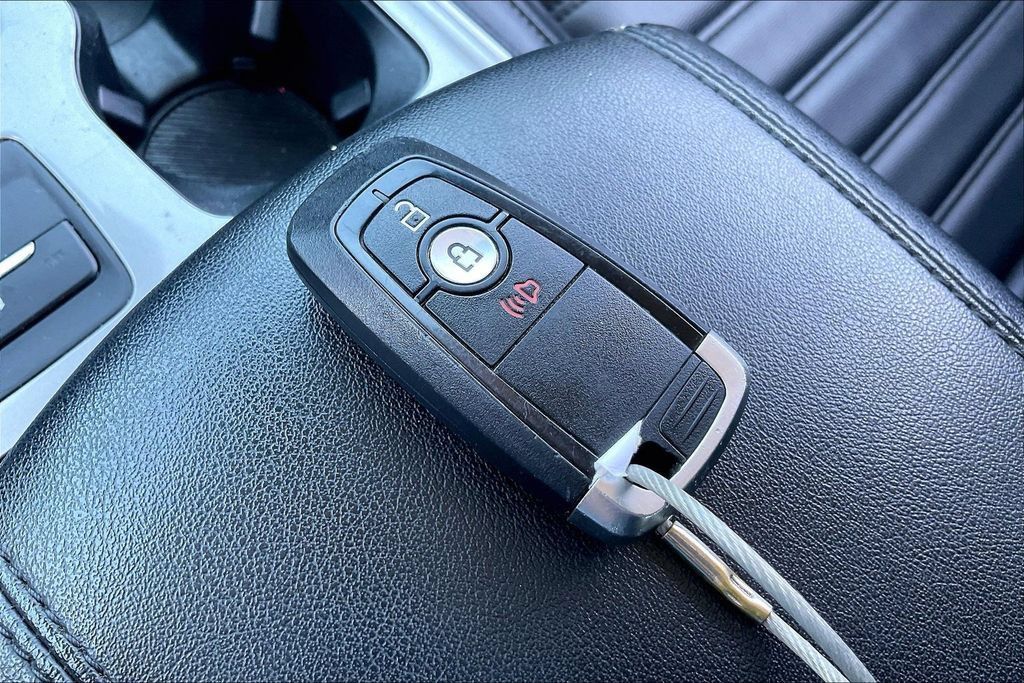 Used 2024 Ford Edge SEL AWD/4WD image 31