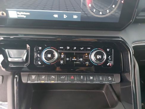 Used 2024 GMC Sierra 2500 AT4X w/ AT4X AEV Edition image 23