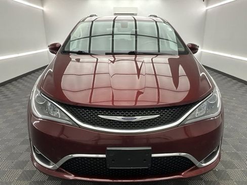 Used 2020 Chrysler Pacifica Touring-L Plus image 2