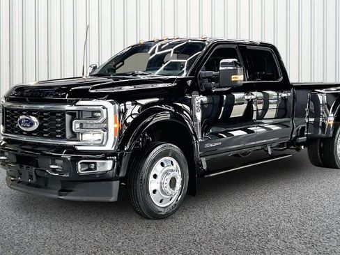 Used 2023 Ford F450 Platinum w/ FX4 Off-Road Package AWD/4WD image 3