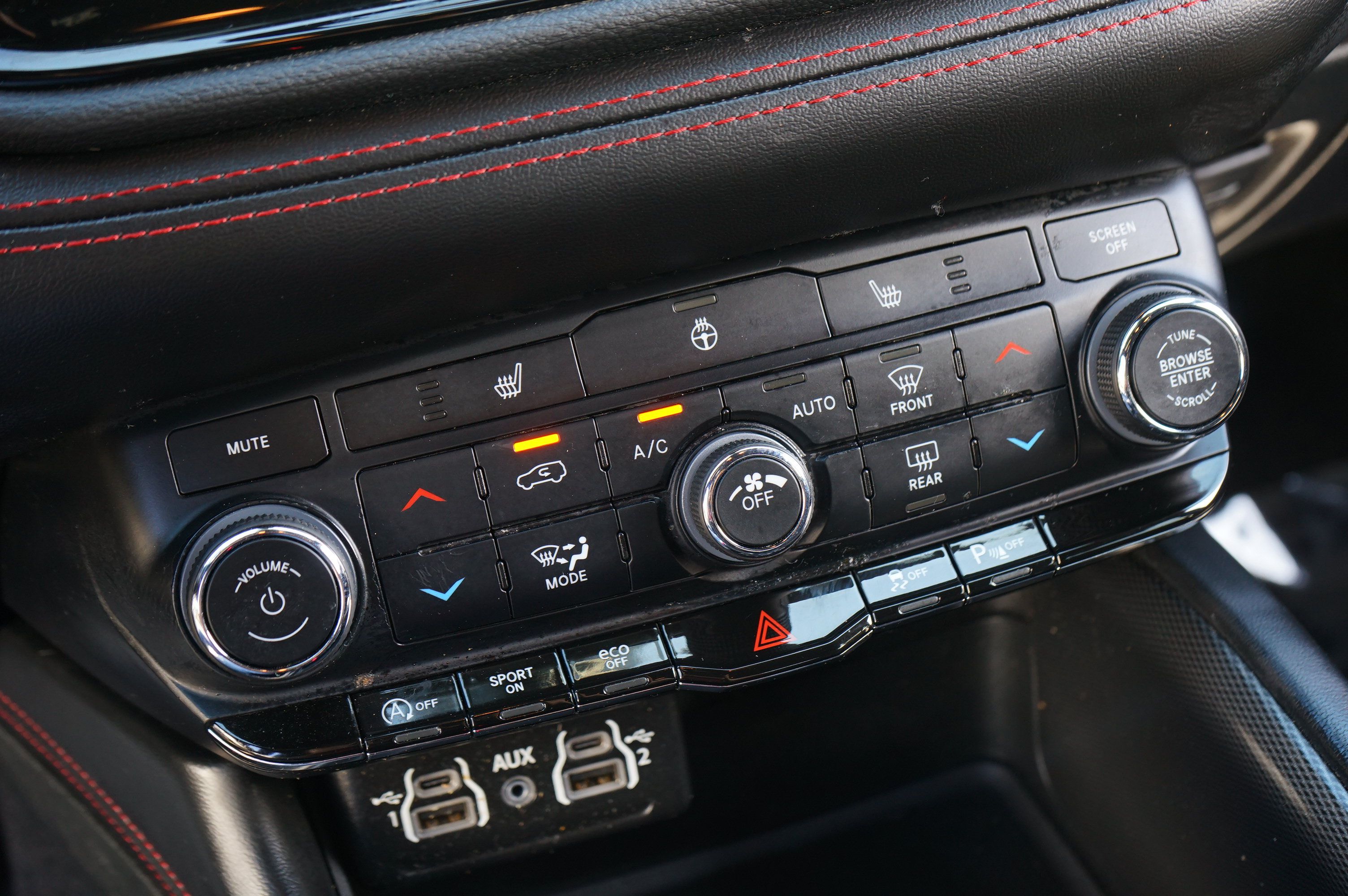 Used 2025 Dodge Durango GT w/ Blacktop Package AWD/4WD image 20