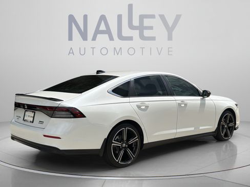 Used 2025 Honda Accord Sport image 4