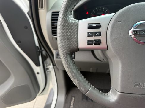 Used 2017 Nissan Frontier SV w/ SV Value Truck Package image 9