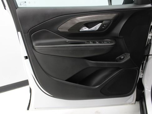 Used 2022 GMC Terrain SLE w/ Driver Convenience Package image 12