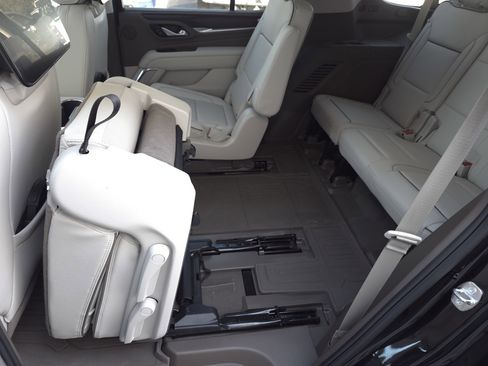 Used 2024 GMC Yukon Denali w/ Advanced Technology Package image 36