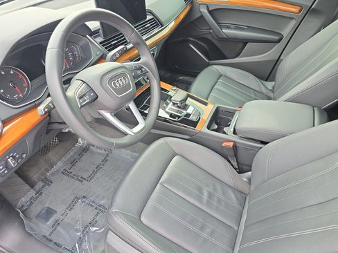 Used 2021 Audi Q5 2.0T Premium w/ Convenience Package AWD/4WD image 16