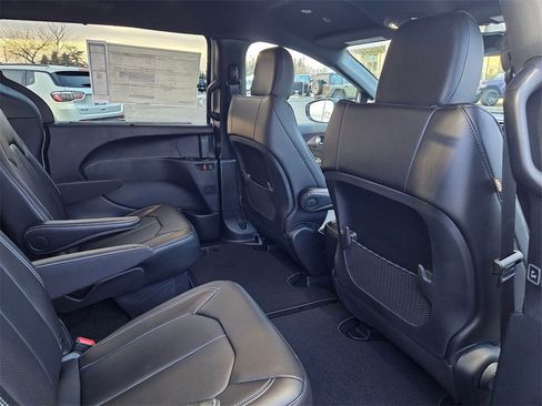 New 2026 Chrysler Voyager LX image 35