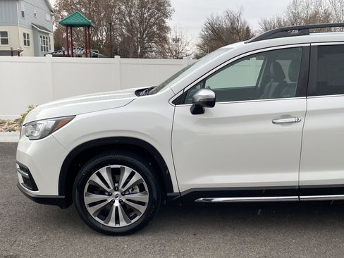 Used 2022 Subaru Ascent Touring image 2