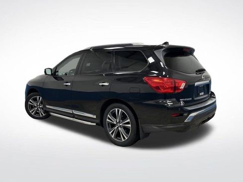 Used 2020 Nissan Pathfinder Platinum image 3