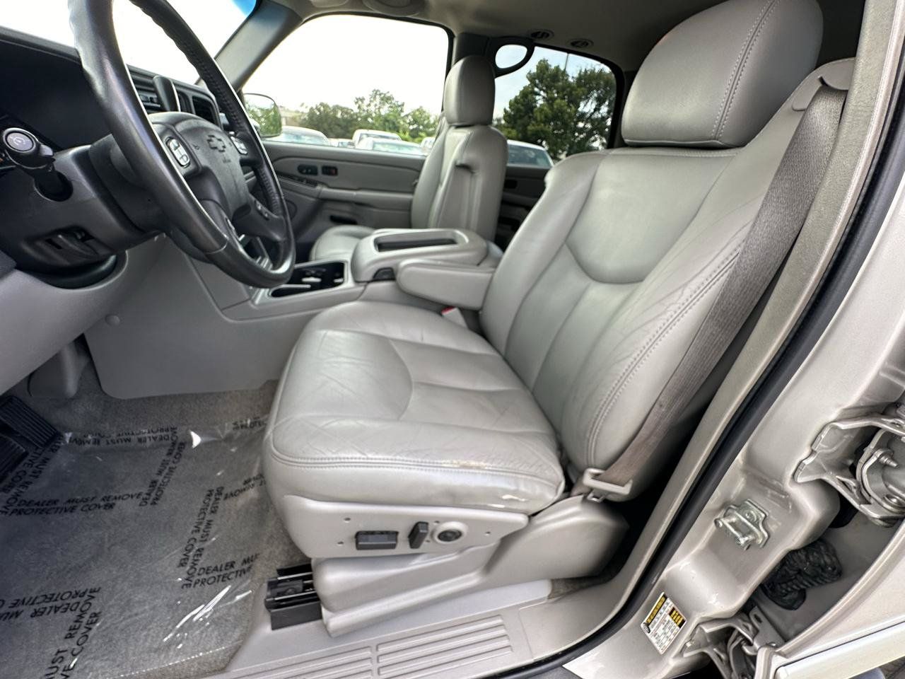 Used 2004 Chevrolet Tahoe LT w/ LT Preferred Equipment Group AWD/4WD image 29