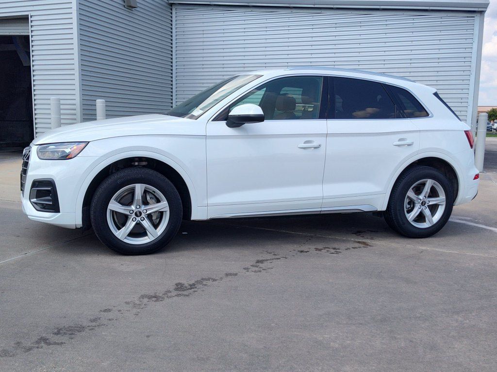 Used 2022 Audi Q5 2.0T Premium w/ Convenience Package AWD/4WD image 3