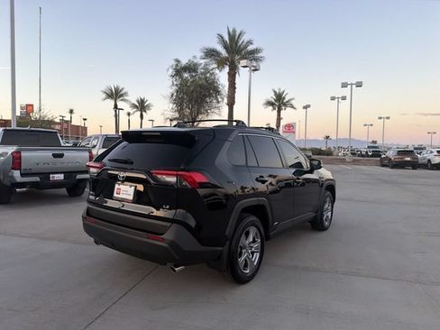 Certified 2025 Toyota RAV4 LE AWD/4WD image 5