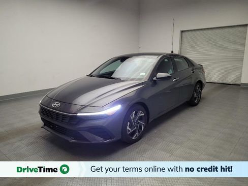 Used 2025 Hyundai Elantra Sport FWD image 1