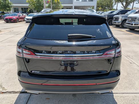 Used 2023 Lincoln Nautilus AWD w/ Premium Package image 5