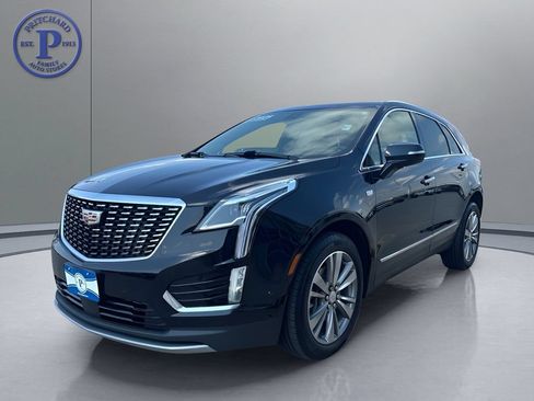 Used 2025 Cadillac XT5 Premium Luxury w/ Technology Package AWD/4WD image 3