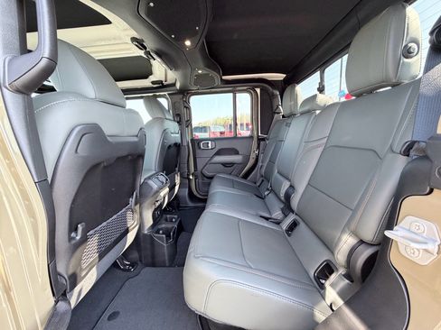 New 2026 Jeep Gladiator Mojave image 29