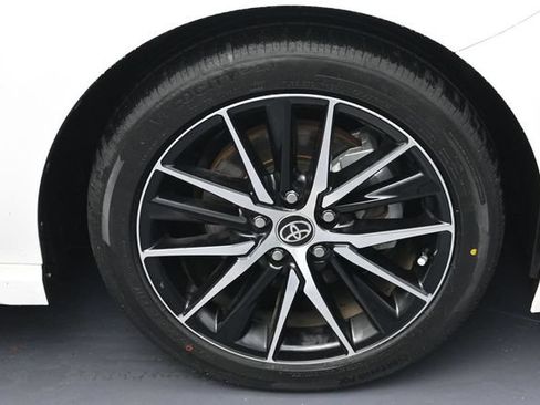 Used 2024 Toyota Camry SE FWD image 6