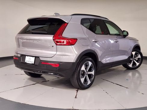 Certified 2026 Volvo XC40 B5 Plus AWD/4WD image 2