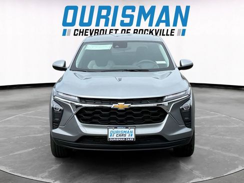 New 2026 Chevrolet Trax LS w/ LS Convenience Package FWD image 8