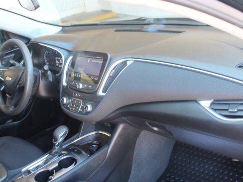 Used 2021 Chevrolet Malibu LT image 20