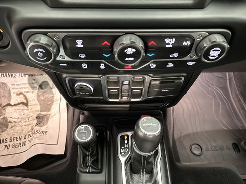 Used 2021 Jeep Gladiator Overland w/ Uconnect 4C Nav & Sound Group image 37