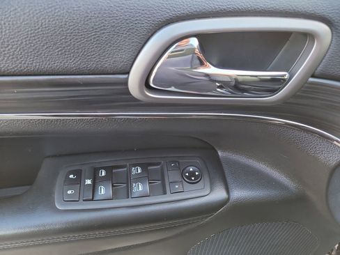 Used 2021 Jeep Grand Cherokee Limited X image 16