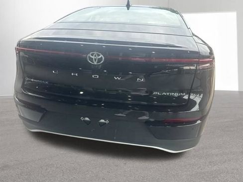 Certified 2025 Toyota Crown Platinum AWD/4WD image 11