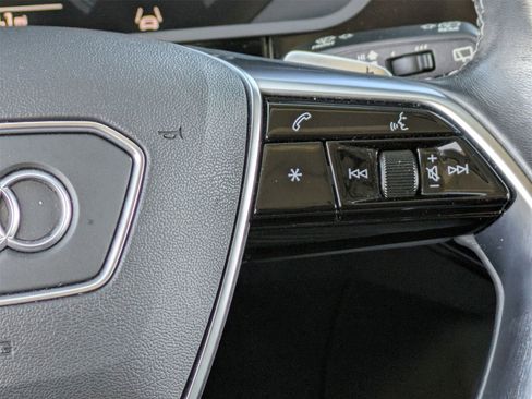 Used 2024 Audi Q8 e-tron Premium image 11