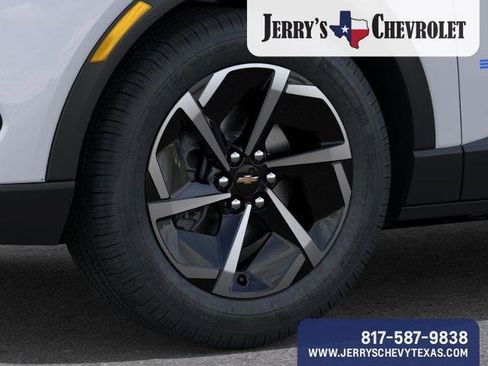 New 2026 Chevrolet Equinox EV LT image 11