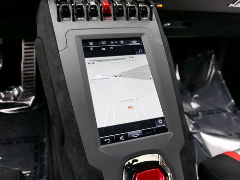 Used 2022 Lamborghini Huracan STO RWD image 13