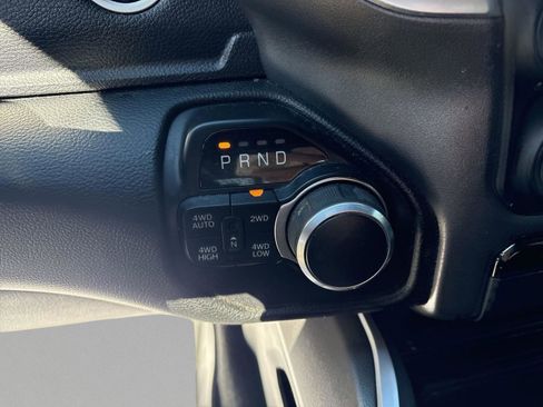 Used 2021 RAM 1500 Big Horn image 16