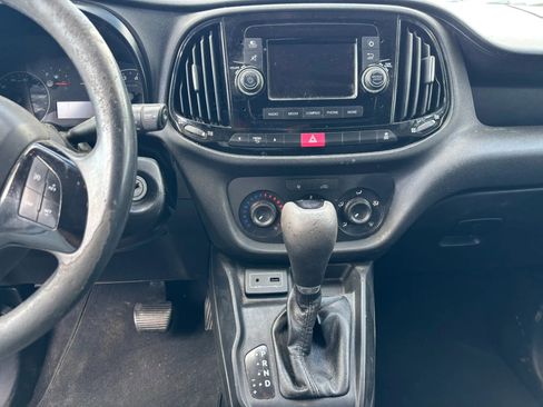 Used 2018 RAM ProMaster City Tradesman image 9