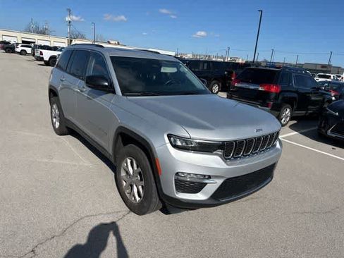 Used 2022 Jeep Grand Cherokee Limited image 25