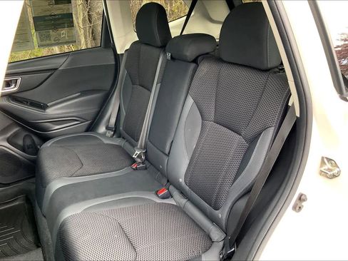 Used 2019 Subaru Forester Premium AWD/4WD image 21