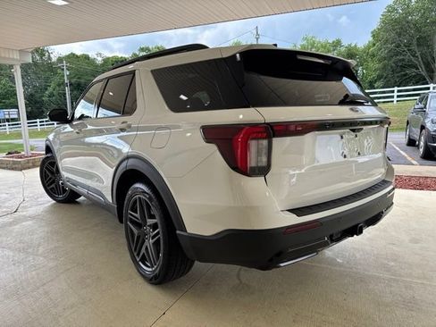 New 2026 Ford Explorer ST-Line w/ ST-Line Street Pack AWD/4WD image 9