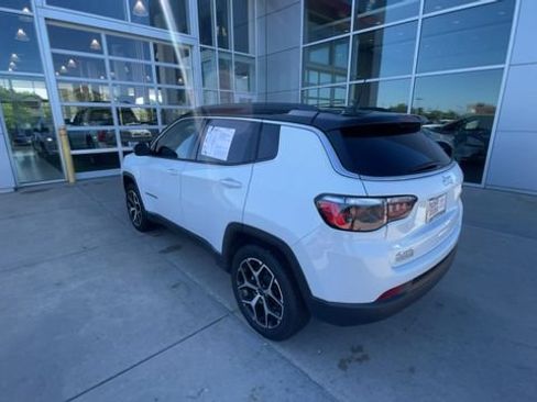 Used 2025 Jeep Compass Limited AWD/4WD image 8