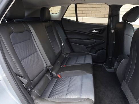 Used 2024 Chevrolet Trax LT FWD image 23