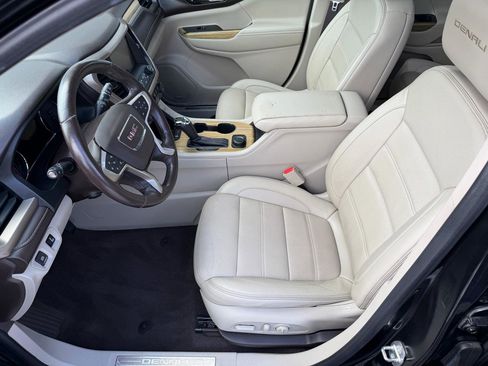 Used 2018 GMC Acadia Denali image 9