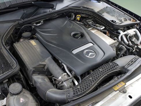 Used 2016 Mercedes-Benz C 300 4MATIC Sedan image 33