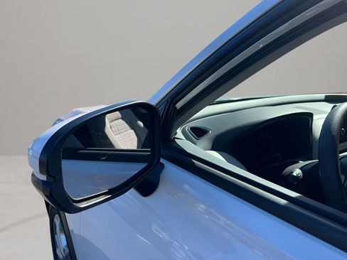 Used 2025 Honda HR-V LX image 25