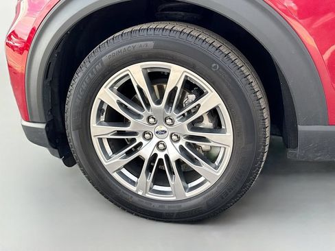 Certified 2025 Ford Explorer Platinum RWD image 44