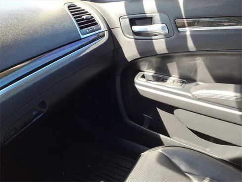 Certified 2019 Chrysler 300 Limited image 26