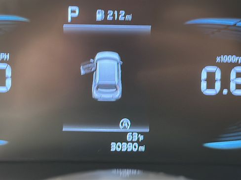 Used 2025 Kia Soul LX w/ LX Technology Package FWD image 15