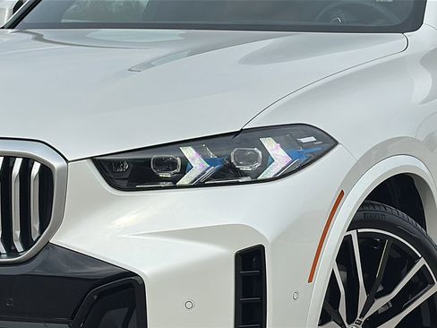 Certified 2025 BMW X5 xDrive40i w/ M Sport Package image 4