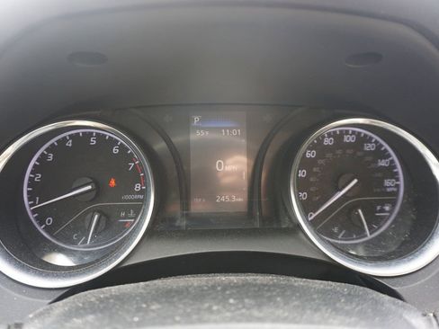 Used 2020 Toyota Camry LE image 6