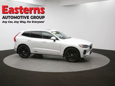 Used 2023 Volvo XC60 B5 Plus image 44