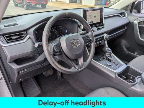 Used 2024 Toyota RAV4 XLE AWD/4WD image 33