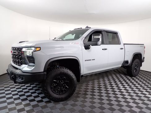 Used 2025 Chevrolet Silverado 2500 ZR2 w/ ZR2 Bison Edition AWD/4WD image 13