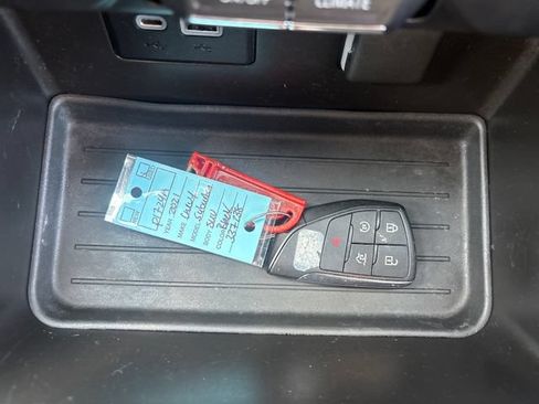 Used 2021 Chevrolet Suburban LS AWD/4WD image 24
